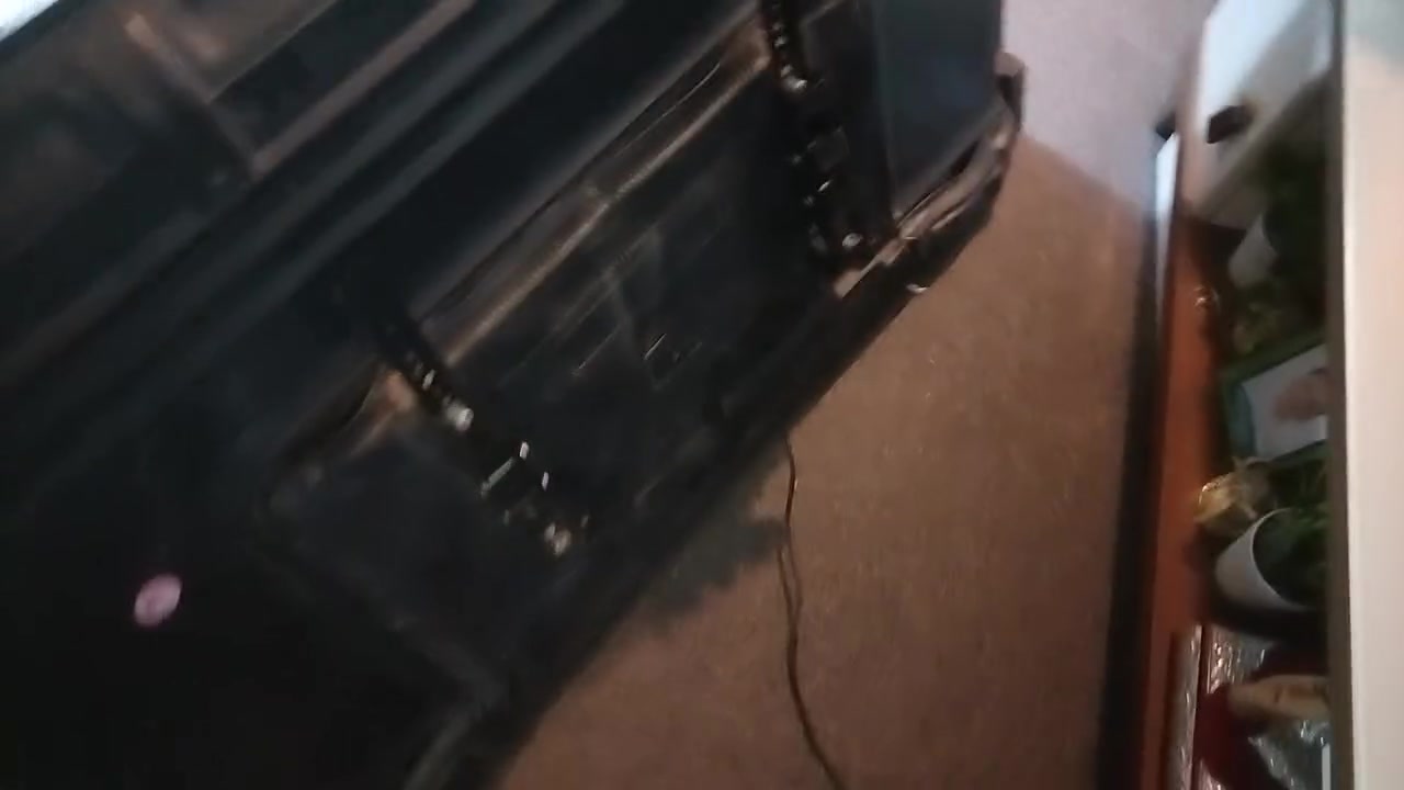شاشه حجم ٦٥سامسونك بيه انترنيت بيه خطوط بشاشه
 خفيفه جدا كما موضح بلفيديو بتشغيل ميبينن قفل ٩٠ ألف


**إذا كنت صاحب هذا الإعلان وتريد حذفه لأي سبب، رجاءا أرسل رسالة إلى الدعم الفني**