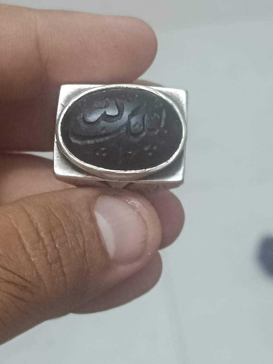 شفه يماني  قديم 
صياغه يدويه ثقيله 
مخطوط الملك لله 
قياس 24
السعر 150 الف 
***********
بغداد الامين الثانيه
