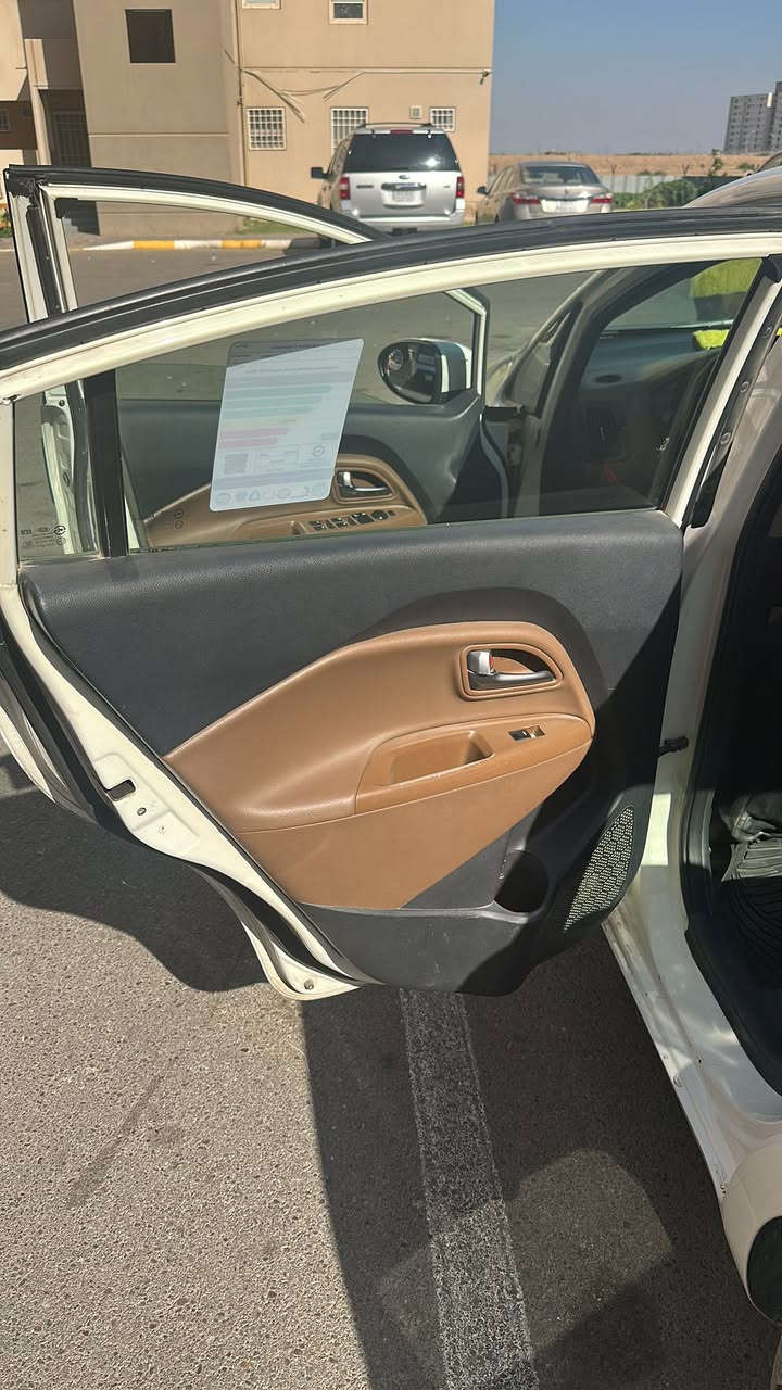 السلام عليكم
كيا ريو موديل ٢٠١٢ للبيع 

رقم سليمانيه  هزه وسنويه جديده 
السعر ٨٨ وبيها مجال 

السياره مكانها بغداد  
السونار مرفق 
الاستفسار ***********
