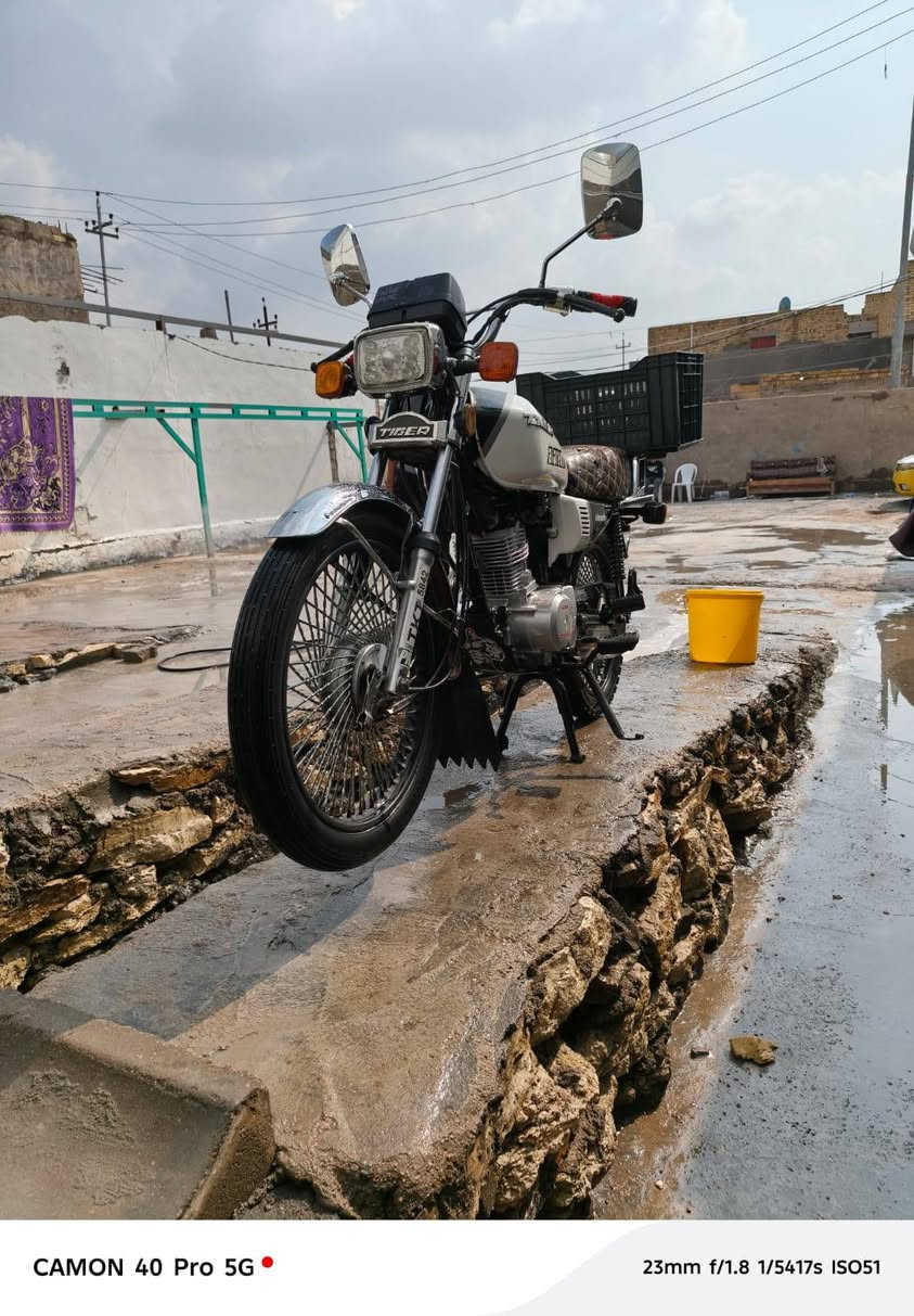 السلام عليكم دراجه البيع
اوراق اصولي نضافه فول متوازي عليها
الساعر خاص

***********
