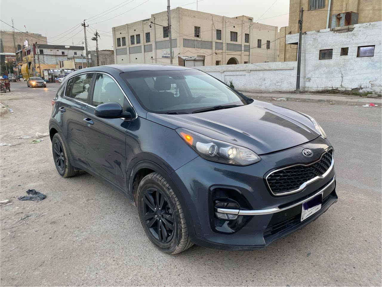 سلام عليكم سياره كيه سبورتج وارد امريكي مديل 2019  محرك 2400 تحكم ستيرن شاشه كامره بك وياله جدد سياره مال بيت انضم من الصور بيها فقط حادث بصفحه السايق سياره بيها صبغ بس ابيع صبغ عام ما عليه اي غرامه سياره مرتبه تبريد وتدفئه شغال سعرها 133  وبيها مجال مكان سياره بغداد *********** خط 
*********** واتساب
