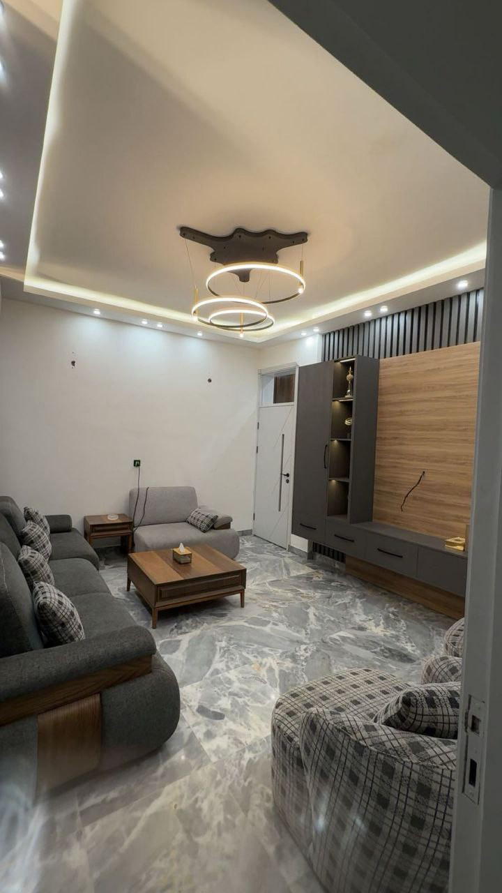 للبيع مشتمل سكن بناء حديث درجة اولى  🏦

المساحة 100م 📏 واجهة 5.6 * نزال 18

📍 زيونة محلة 714 الضباط , يقع في شارع 20م والرصيف 5م

يحتوي الطابق الارضي على (غرفة نوم واستقبال وحولي ومطبخ وخدمات) اما الطابق الاول (غرفتين نوم وخدمات) والطابق الثاني (سطح وبيتونة)

لمزيد من الاستفسارات مراسلة الصفحة او التواصل على الرقم الآتي:

☎️ *********** / شركة الجوهرة 💎

او زيارة موقع الشركة الكائن في:

📍 زيونة - محلة 710 - شارع القاعة الملكية - مقابل جسر الأمانة

🔍الشركة مجازة رسمياً من غرفة تجارة بغداد - إستثمر بأمان 🔎

📝 نستقبل كافة طلباتكم وعروضكم وعلى مدار الساعة ⏱️

"اتصل بالجوهرة والي تريده تبشره"💎
