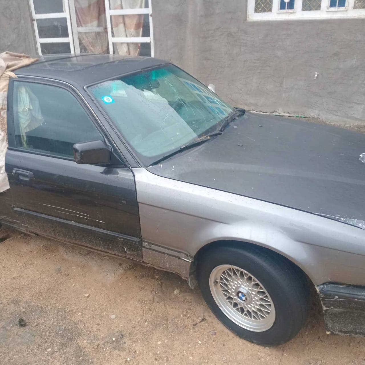 السلام عليكم عندي بي ام للبيع السعر 25 مكلف بنشر لاستفسار ***********
