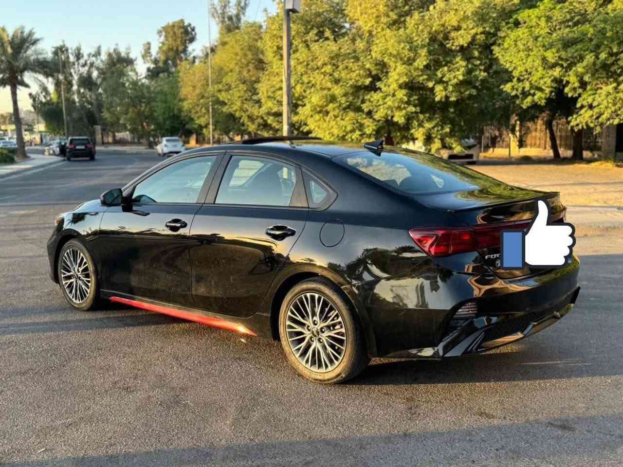 كيا فورتي ٢٠٢٢ جيتي لاين فول مواصفات
محرك ٢٠٠٠ دوش 
سيارة ماشية ٥٣ الف ميل
ضربتها جاملغ خلفي الايمن ماواصل للشاصي ابد
رقمها انكليزي الجديد تحويل ثاني يوم 
مكاني بغداد مدينة الصدر
سعر ١٦٧$
***********
