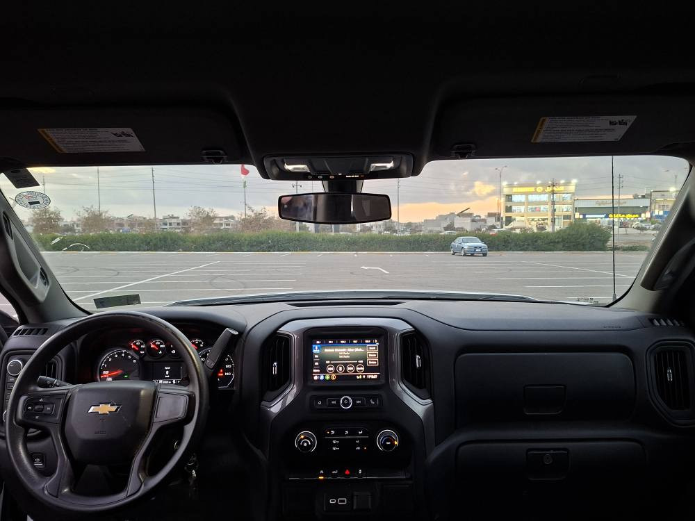 موديل ۲۰۲۲ نوع كوستم باب طويل بودي قصير ابيض ثلجي ماشیة ٥٥ الف مايل بيه صبغ باب خلفي عكس السائق والامامي بيه تكحيل و تعديل PDR وشوية صبغ بالبودي بدون ضرر داخلي بجم وخلف السيارة كبس حتی الدعاميات مابيه صبغ ايرباك فقط بردة و شادلها بلادي محرك ٤ سلندر ۲۷۰۰ تيربو فور ويل تشغيل عن بعد صندوق كهربائي شاشة و كامرة دوار سيارة جاهزة واحد علی واحد باسمي سنوية لحد ۲۰۳۰ السعر ۲٤۰ ومجال  للاستفسار
*********** واتس آب فايبر أربيل, العراق
