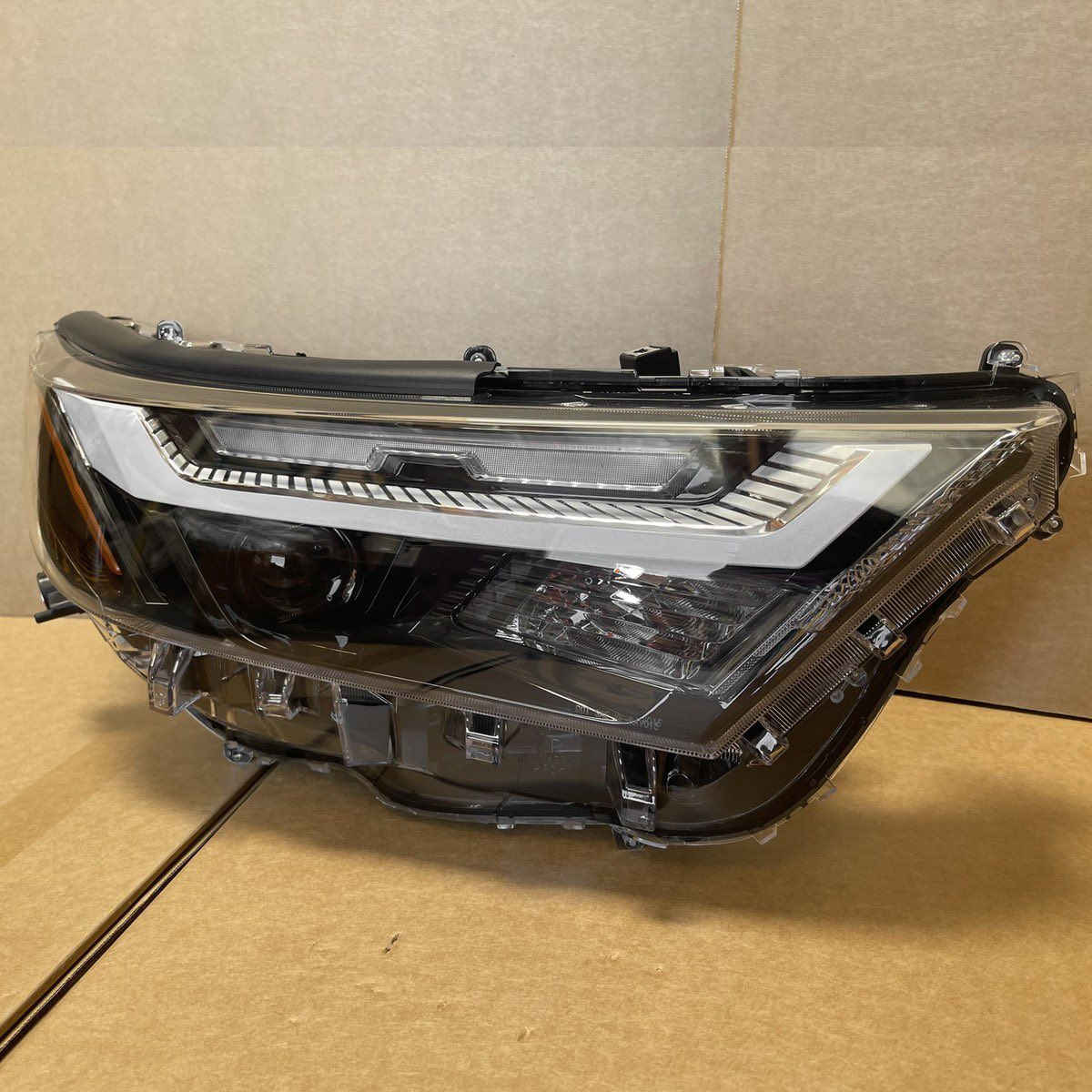 السلام عليكم متوفر جميع غراض الراف فور الهايبرد والبانزين


**إذا كنت صاحب هذا الإعلان وتريد حذفه لأي سبب، رجاءا أرسل رسالة إلى الدعم الفني**