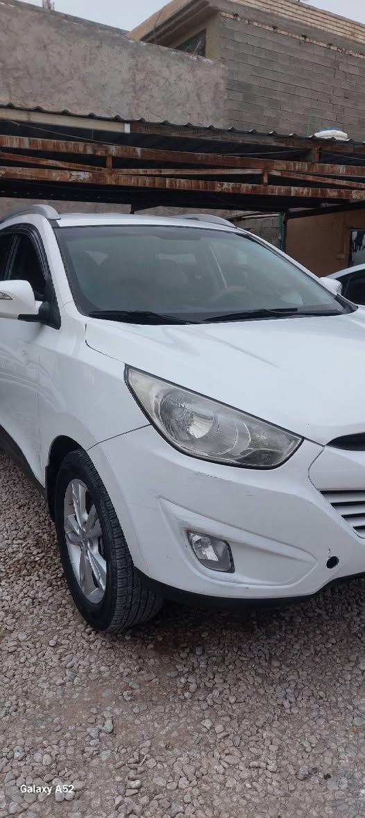 توسان موديل ٢٠١٣ سيارة جديده رقم كربلاء جديد نكليزي سيارة مكفوله من صبغ والاتبديل مكينه وكير مكفولات فقط بارد موضح بل سونار لسعر   ١٣٨ وبيه مجال للطيبين رقم تليفون ***********
