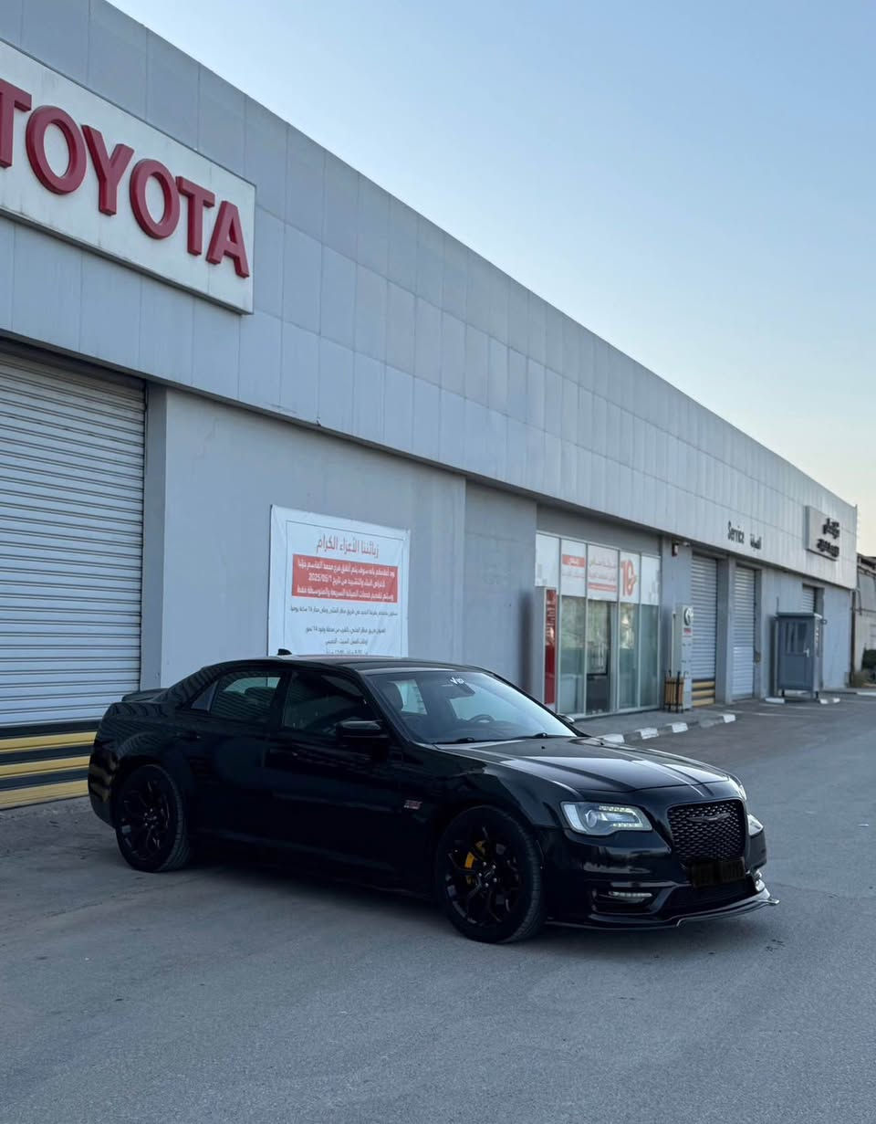 السلام عليكم 
اقرأ التفاصيل بالكامل واتصل وبيك خير وتدلل 

(رجاءا بدون مراوس) 

كرايسلر 2019 S وارد امريكي 
مواصفات S بدون بنوراما 
مقاعد S حضن 🫂 
ويل عنكبوت 🕷️ 
مقاعد تدفئة 
بجم SRT بلادي 
ماشية 148,000mil
الضرر:: في امريكا فقط 
6 قطع جاملغات اماميه + جاملغ خلفي جهة السايق صبغ 
بنيد + باب السائق+باب الخلف السائق تبديل بلادي نفس اللون ((مختصر للضرر 3 قطع تبديل +3 قطع صبغ)) 
رقم اربيل باسمي تحويل ثاني يوم 
مكان السيارة بغداد قرب جامع النداء 🕌
السعر195 وبيها مجال فقط للشراي 

                                                               
*********** بغداد, العراق
