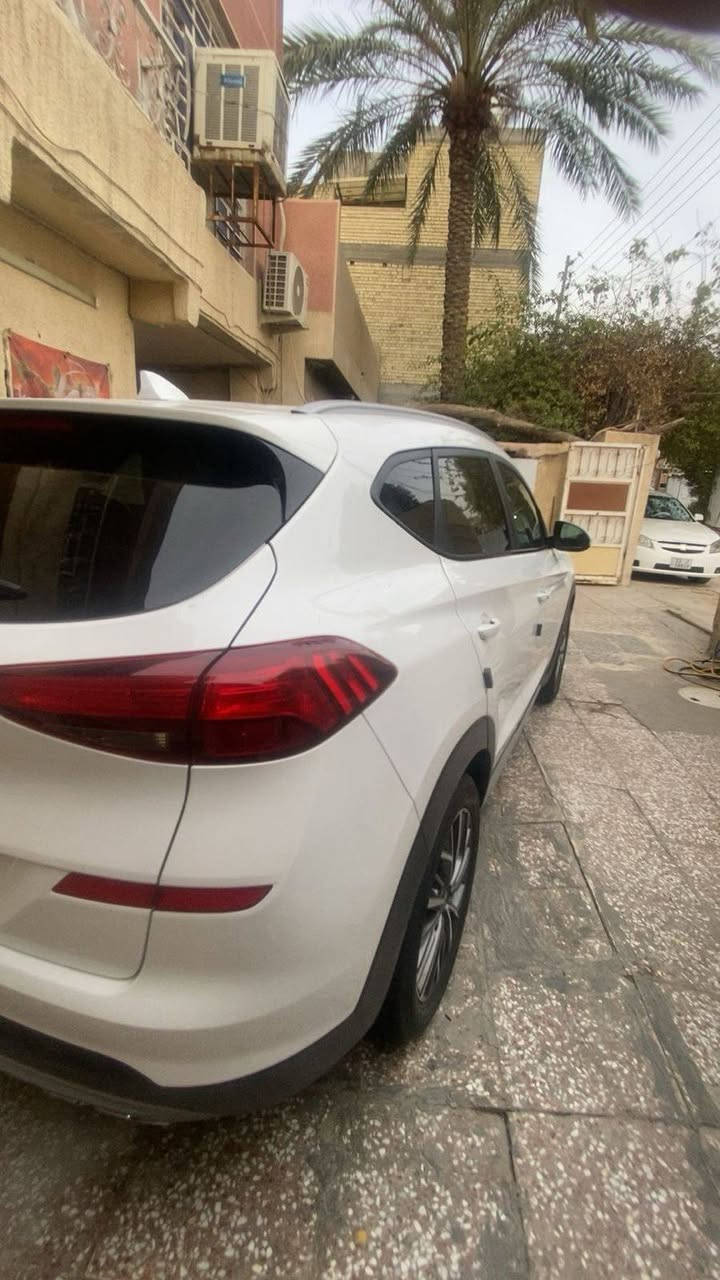 توسان 2020 وارد امريكي بيع مستعجل
محرك 2400 
بصمه
سايد بريك بصمه
رادارات امامي جوانب
مود درايف
تحكم جهتين
تبريد قطعتين
كشنات تدفئه
سياره كير مكينه اريباك مكفول
حداديه تخم تاير كله جديد 
ماشيه 57 الف
الحادث فقط جاملغ سرقه بدون دواخل 
السعر 165 ورقه
***********
العنوان بغداد الجديده
