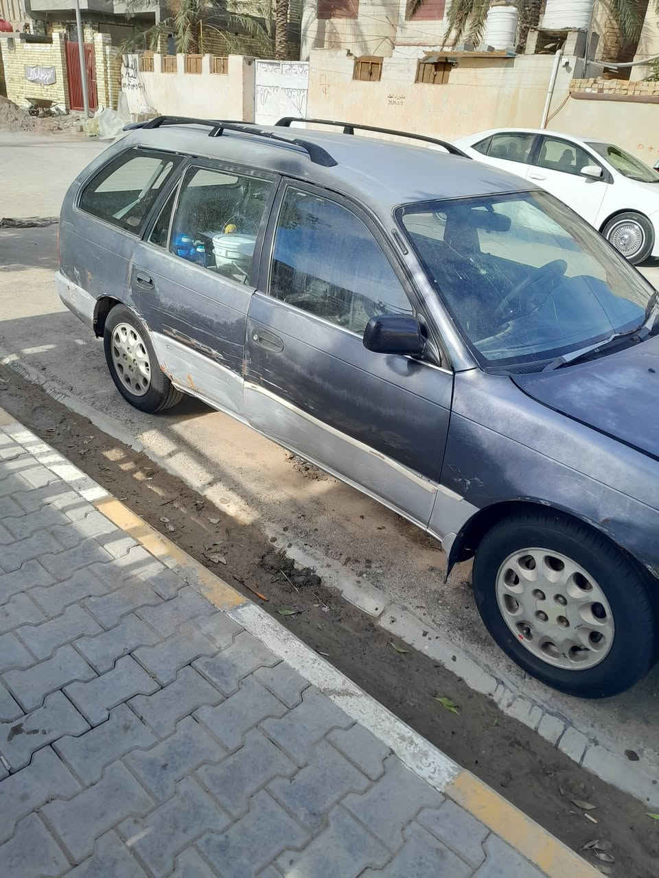 السلام عليكم
السعر ب30وبيها مجال 
للبيع كورلا 92 رقم واسط 
كير مكينه جديد تخم تاير جديد 
لسياره بيها وكاله وراعيها متوفي وبيها قاصرين 
وابو لوكاله موجود للستفسار 
***********
