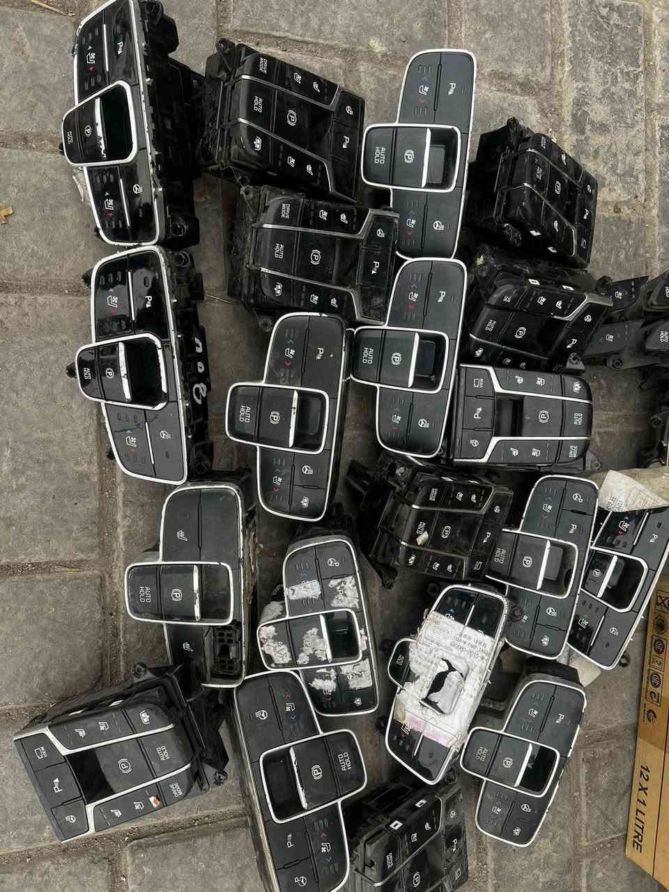 السلام عليكم
توفرت
بصمات سايد بريك كافة الموديلات
بصمات سويج
عنوانا بغداد الحرية الدولعي مقابل المخازن
***********
يوجد توصيل كافة المحافظات
