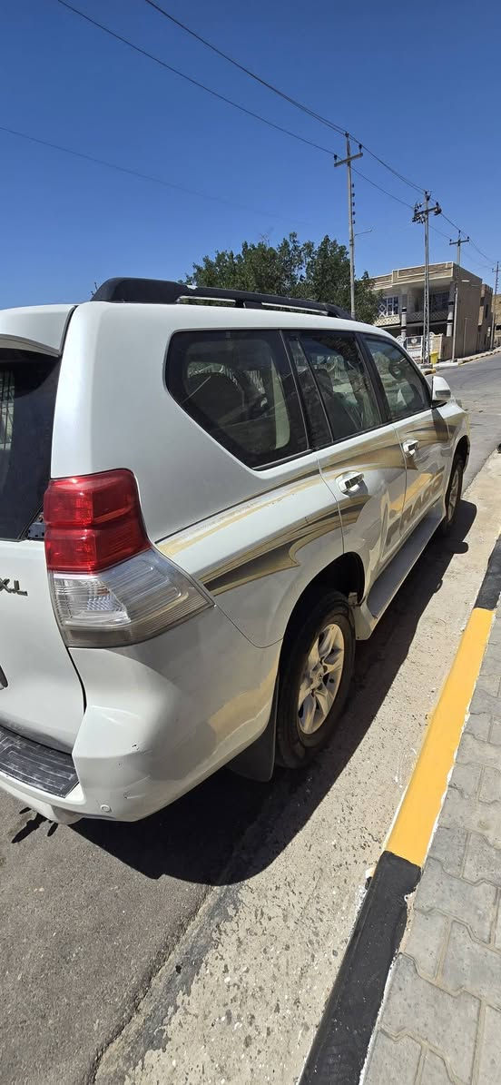 السلام عليكم برادو ٢٠١٠ رقم بصره بسمي مشروع وطني محرك اربعه سبيردفن بيه فقط بارد كما موضح بالسونار ماشية٣٢٨ الف سعر ١٩٠ رقم *********** سياره موجوده في واسط
