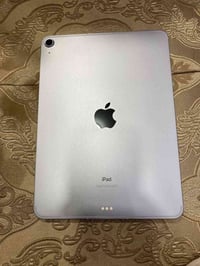 ايباد اير 4 للبيع ب 335 وبي مجال للاتصال 07751575086 بطارية 100 غير مس...