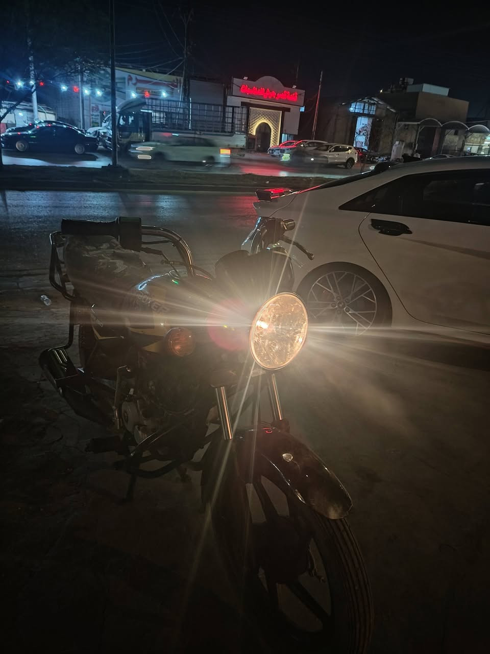 سلام عليكم بوكسر مديل ٢٢ دراجه كامله بسمن من المعرض يرادله غسله جانت محجوزه من ال ٢٣ سعر ٧٥٠ وبيه مجال مكاني كربلاء حي الحر  ***********
