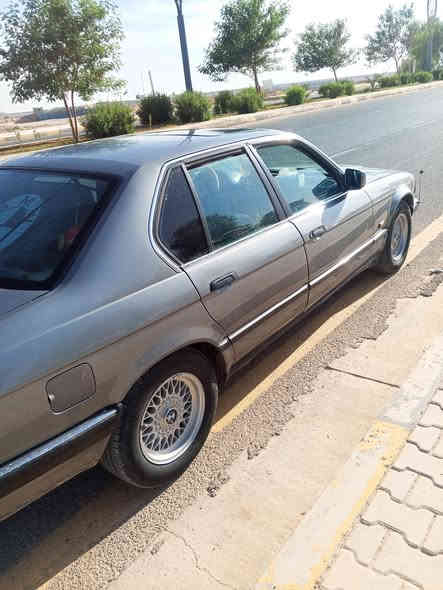 بي ام موديل 1991 جاهزه 730محرك كير  معروضه 45وبيها مجال بسيط جدا ***********
