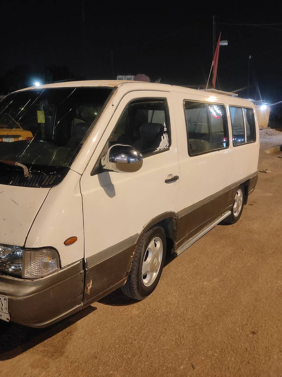 السلام عليكم استانا لبيع موديل 1995 رقم الهاتف ***********
