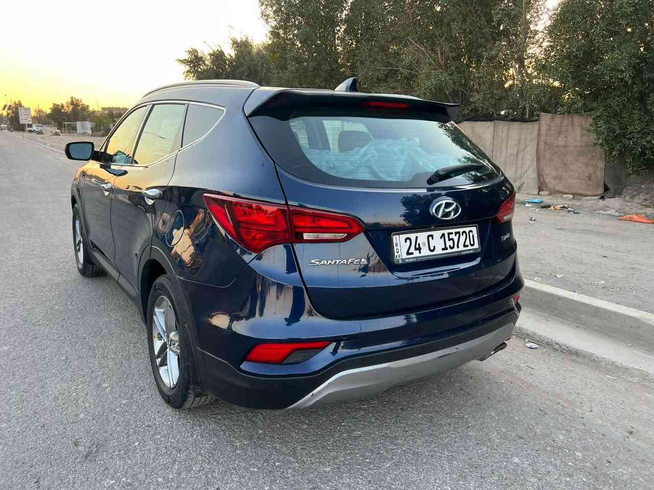 السلام عليكم عندي سنتافيا موديل 2017 للبيع وارد امريكي حادث دعامية امامية فقط بدون صبغ بيها بارد بسيط بالجاملغ الامامي رقم شمالي بأسمي تريد تحويل تريد وكالة مواصفات 
1-شاشة وسط 
2-كامرة دوارة 
3-ويل كب 
4-سبعة راكب 
5-داخل لونين 
6-مكينة 2400 
7-فور ويل 
مكان السيارة بغداد الطوبجي رايدها ب 135 وبيها مجال للاستفسار الاتصال *********** بغداد, العراق
