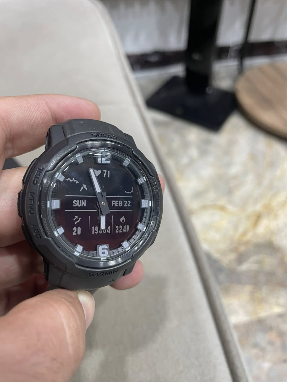 السلام عليكم
يع   نظيفه ١٠٠٪؜
كارمن كروس اوفر سولار
مع كيبل الشحن الاصلي ودرع  وسير اضافي عدد ٢ 
بسعر نهائي ٤٥٠ الف
مكاني بغداد - المنصور


**إذا كنت صاحب هذا الإعلان وتريد حذفه لأي سبب، رجاءا أرسل رسالة إلى الدعم الفني**