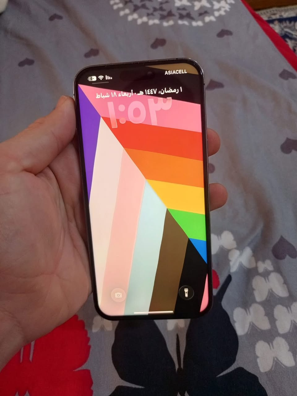 السلام عليكم 14برو ماكس ذاكره ٢٥٦ الجهاز مابي اي نقص بس الضهر مكسور قيم وانطي سعرك ***********
