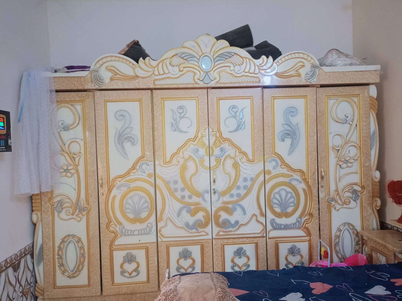 غرف خشاب البيع 550 وبيه مجال مكان غراف ***********
