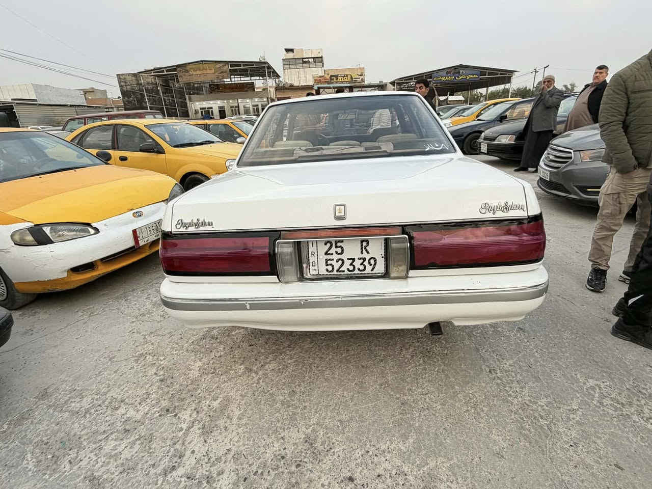 السلام عليكم كراون هارتوب ١٩٩٠محرك ونجي بلادي سياره كامل بدون ضربه سياره ترايها تخبل مصبوغه جماليه سياره شرط كير محركً كلها تخبل صدر امامي خلفي كلها جديد سنويه لحد ٢٠٣٠ بيها بطاقه بنزين سعر ٥٥بيها مجال قليل مرارس هم يرهم أي استفسار اتصال ***********
