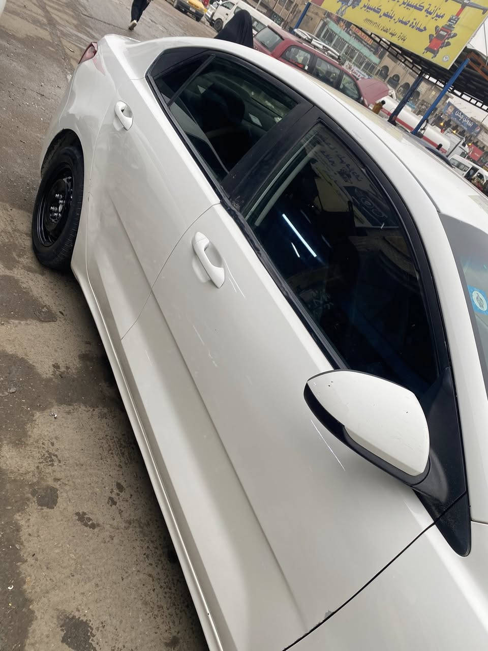 السلام عليكم
للبيع كيا ريو موديل 2022 وارد امريكي حادثهة موضح بالصور تبديل بدون دواخل مكينه 1600 دوش وكير كفاله  تبريد تدفئه كامره دواره شاشه السياره جديده رقم جديد بسمي هزه جديده السعر 115 وبيهة مجال  
مكان بغداد البلديات 
رقم ***********
