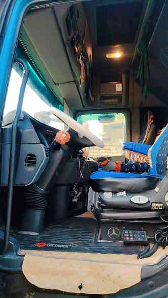 السلام عليكم اكتروس جادر 2009 ،🇩🇪
عربانه كرونه 
مكينه 2013بل كارتون 
رتايدر 5طكات 
2تانكي كاز 1200لتر
ثلاجه داخليه 
تخم تاير راس وعربانه
الراس ويل كب
دبل مناميه 
هورن 
محجر عمل بل عربانه 
جاهز للعمل 
للتواصل 
***********

***********
