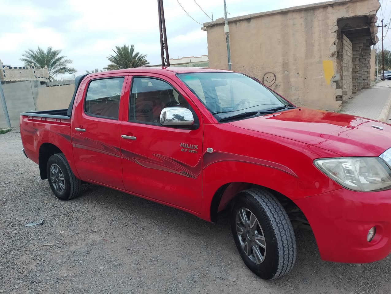 السلام عليكم ورحمة الله
تويوتا هايلوكس للبيع موديل2011گير اوتوماتيك 
الإستفسار***********
