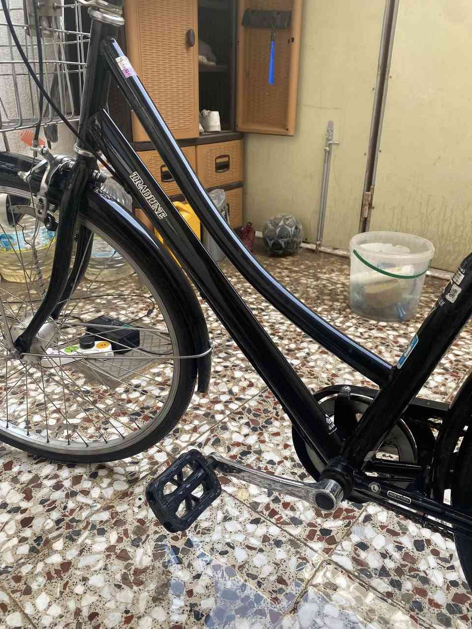 سلام عليكم بايك سياحي مال باله اصل 
لون اسود ونيكل جديد ما صارله شهرين من اخذته من الوكيل 
كير عكرب ٦ سرعات وشغالات كلهن
كشني طبي درجه اولى 
بطيخه اماميه ام الحساس يعني ويه المشي يشتغل الكلوب
اكفلك البايسكل من قطره لحيم او فتح شي بل بايك 
تجي بس تفحص وتروح لا تشتري حتى كل الهله 
مكاني بغداد الاعضميه سبع بكار ويتوفر توصيل 
*********** اي استفسار اني حاضر واكون متواجد هنا وعلى الواتساب ان شاء الله كل الهله بيكم وسعره رح يكون ١٤٠
