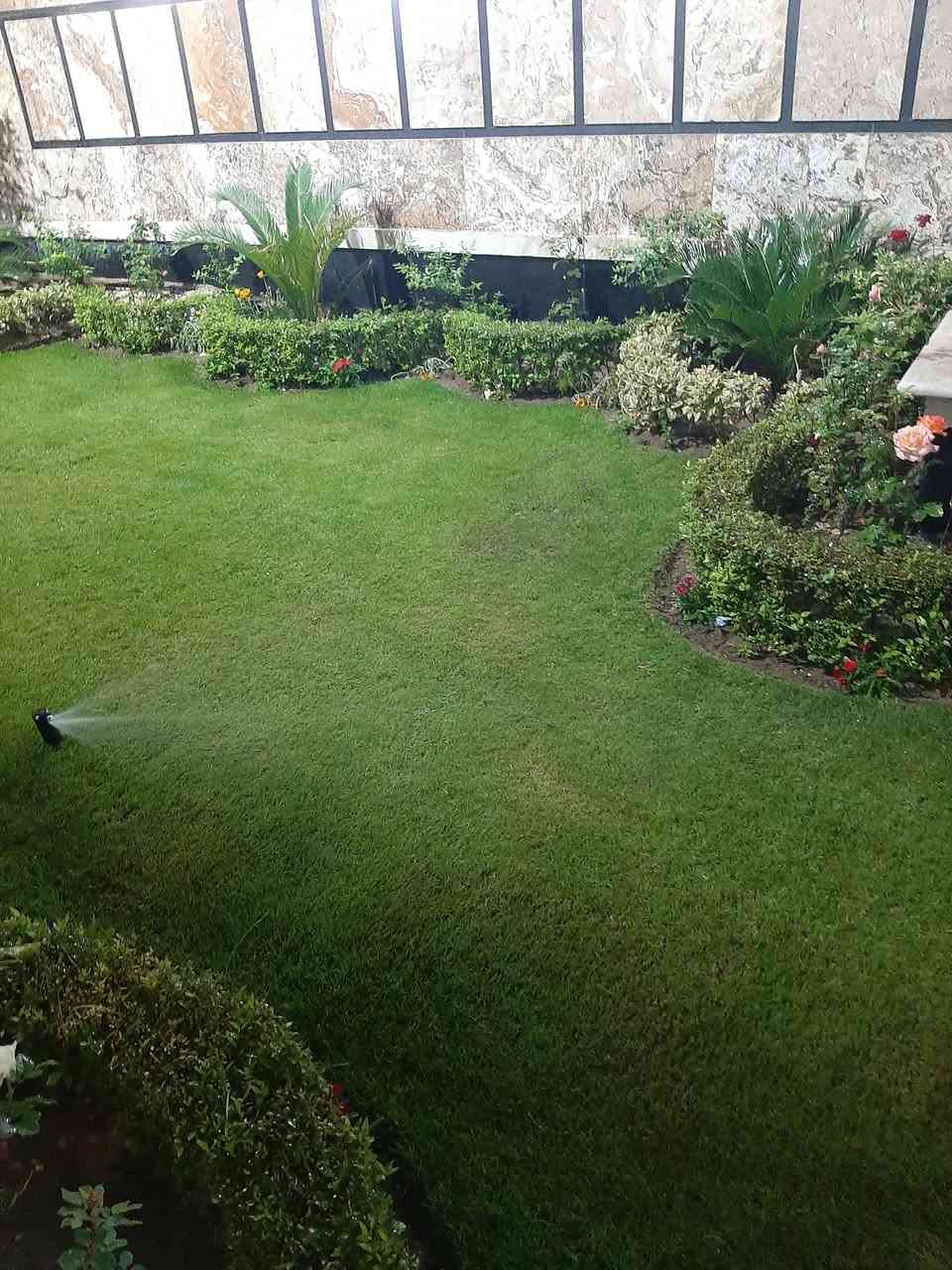 تصميم وادامة الحدائق المنزلية 
***********واتساب
