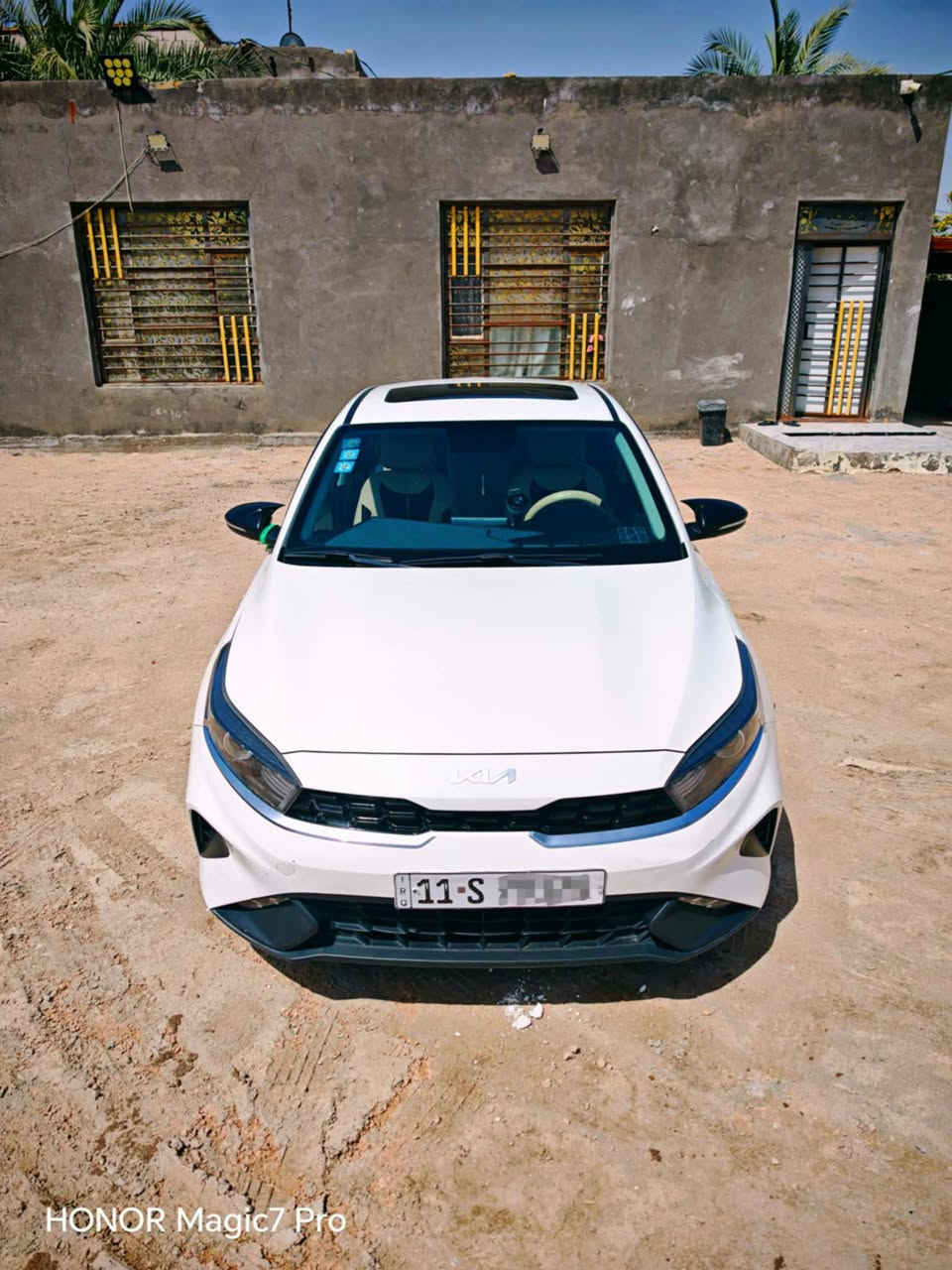 السلام عليكم سيراتو ٢٢ رقم بغداد
تحويل 
محرك ١٦٠٠ جديده وجاهزه من كلشي السونار مرفق 
اعتذر عن المراوس والبيع نقد السعر ١٧٤
 العنوان الخضر ***********
