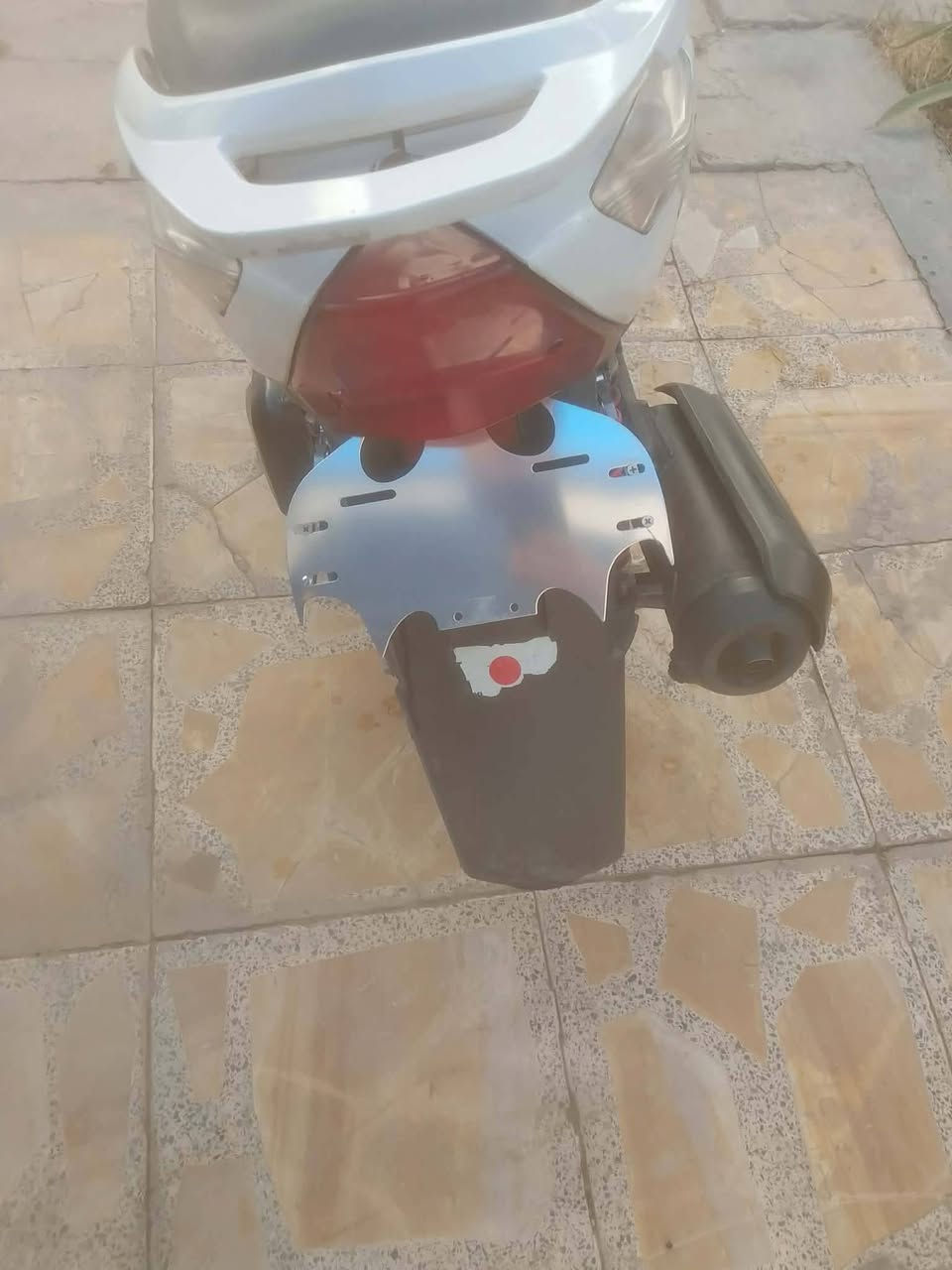 سلام عليكم دراجه ثعلب دراجه تخبل بيه كلجات رياضي بيه قطره بيه هواي شغلات بيه دبل امامي رياضي اصلي دراجه تخبل سعر ٤٥٠ وبيه مجال بسيط مكان حي جهاد رقم ***********
