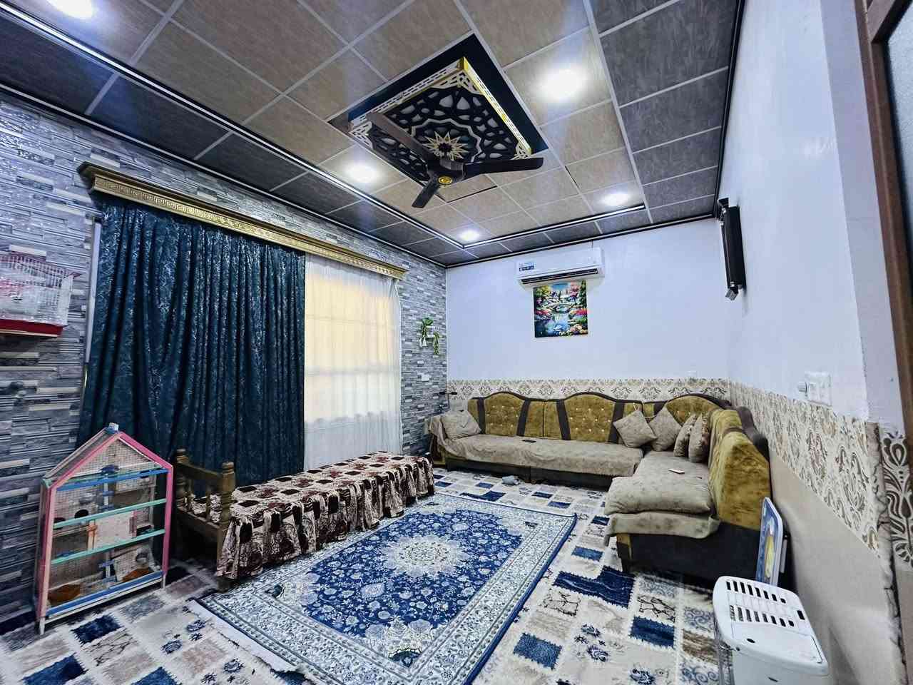 #عروض_مكتب_دعاء_الخير_للعقارات 🏡
للبيع بيت

بحي الكندي الثانية 

سند جمعية النور قرب جامع مقبل 

مساحة 100 متر ركن 10 في 10 

طابقين الطابق الاول كامل غرفة وستقبال ومطبخ وصحيات 

طابق الثاني تقريبن كامل ثلاث غرف هول وصحيات وبيتونه 

للاستفسار اكثر يمكنكم مراجعة المكتب الكائن في حي الصديق سايدين البحرين قرب مدرسة النبلاء الاهلية او الاتصال 

***********

***********

***********

كما يمكنكم مراجعة مكتب دعاء الخير لتجارة العقارات والمقاولات  

نستقبل كافة العروضات بمختلف المساحات السكني والتجاري

للاستفسار  مراجعة المكتب حي الصديق بداية سائدين البحرين 

 

قرب مدرسة النبلاء الاهلية او 

الاتصال 📞

***********

***********

***********
