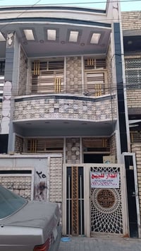​🏠 دار للبيع (طابق ونصف) الموقع: بغداد،حي البساتين، شارع الدكتور أحمد ...