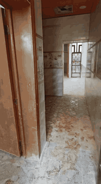 بيت في حي الوفاء
مفتوح على شارع العام
100 متر للايجار لعائله صغيره
اجاره 350 الف قفل
 للتواصل رقم صاحب الدار (***********)
