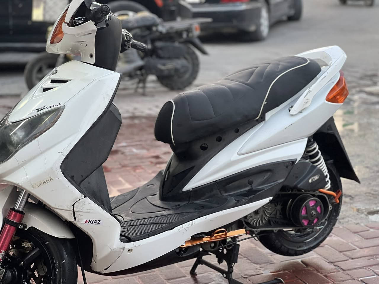 السلام عليكم سكنس نوزل خطين للبيع او مراوس حسب القناعة دراجة مزودة كلها بيها سكليتر رياضي NCY مازده عمل كلها رياضي صدر رياضي DY فج رياضي فرندو 
وملقط رياضي صالنصة رياضي كلجات رياضي wf ستاند خلفي رياضي نوزل 8زروف رياضي اصلي جويتر جبير رياضي بوشتها قوية ممعروفة بانزين محسن دهن امزويل كور رياضي بلادي جبير كشن رياضي وبيها بعد هواي غراض  سعرها 850 وبيها مجال لشراي مكانيّ الأعظمية رقم ***********
