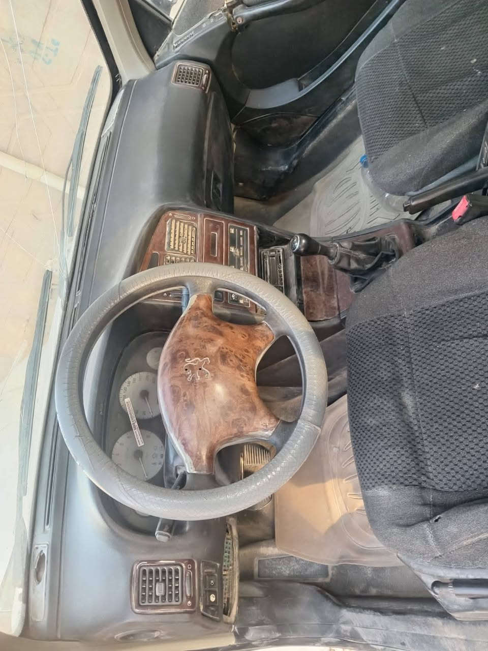 بيجو بارص مديل ١٢ سنوية منتهية ب٢٠  راعية موجود لا بيه ضربة ولا حادث شوف عين ابيع اصوليات  سيارة مال تكسي جاهزة من كلشي سعر ٢٨ ورقه *********** البصرة, العراق
