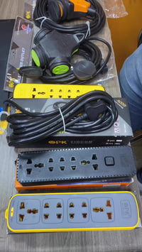 زبائن معرض الواثق 📢 اليوم توفّر عدنه مجموعة مرتّبة من السيّار الكهربائ...