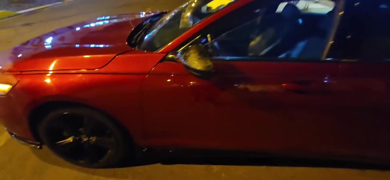 السلام عليكم للبيع فقط 
هوندا اكورد سبورت L هايبرد🔋2024
(رقم بغداد بأسمي شرط التحويل )
الحادث:- 
المواصفات فوول ١/١
المحرك ٤سلندر 2000تنفس طبيعي (هايبرد)
فتحه 
تبريد قطعتين 
تحديد مسار 
خروج عن المسار 
سياقه شبه ذاتيه 
بصمه 
ابل كار بلي 
اندرويد اوتو
كشن جلد 
كشن كهرباء (خزن ميموري)
كشن تدفئه 
شفتات ستيرن 
شاشه كبيره 
٤وضعيات قياده (ايكو /نورمل /سبورت /انتلجنت )
اضائه LED
كامره خلفيه ٣وضعيات 
مثبت سرعه 
تشغيل عن بعد 
مانع تصادم 
تحكمات ستيرن 
السياره ماشيه  وقابل للزياده 
السياره اقتصاديه جداً بالبانزين ومعروفه الاكورد ومواصفاتها 
ومساحتها الداخليه كلش واسعه 

السعر :-  خاص  وجدآ مناسبه اقل سعر من دخولها  للعراق يعني ماتعب  نفسك  وتكص من الخارج  سهله  صارت 
مكان :-بغداد 
للاستفسار ***********

