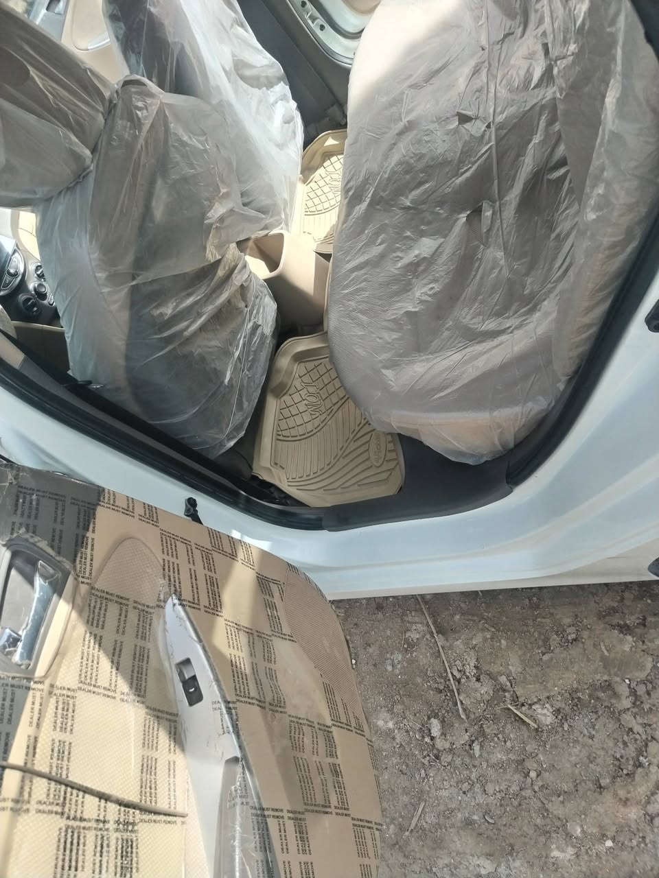 السلام عليكم
اكسنت موديل 2015 للبيع السياره جاهزه خير من الله

وارد خليجي محرك 1600 السياره جاهزه فول مواصفات عدا البصمه ضررها شبر معدل علئ البارد جاملغ الأمامي اليمنئ غير هذا الضرر ماكو السعر 115 وبيهة مجال بسيط للاستفسار ***********

ما متواجد على الفيس مكان حله ناحية النيل
