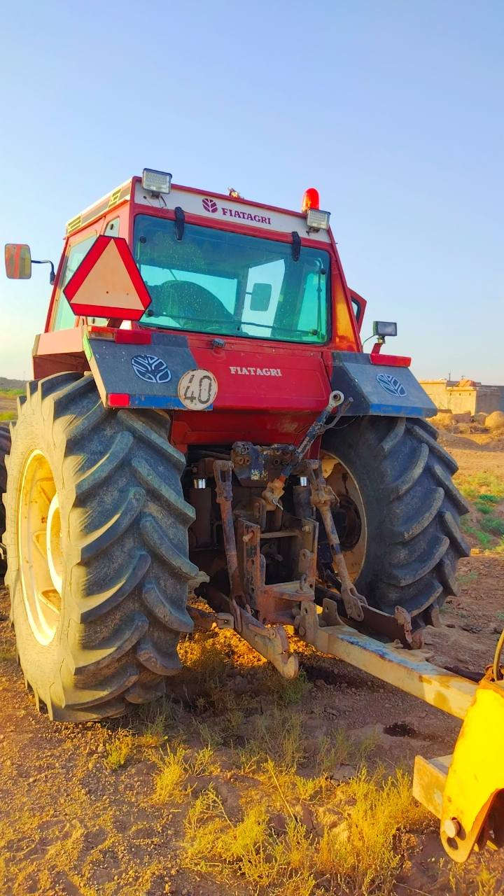 سلام عليكم فيات للبيع فول عادي ١٨٠منفيز سعر ٥٥ وبيه مجال ***********
