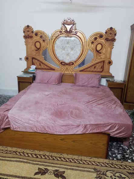 غرفة نوم مستخدمه شهر فقط مكان بغداد للتواصل الاتصال على الارقام ***********/***********
