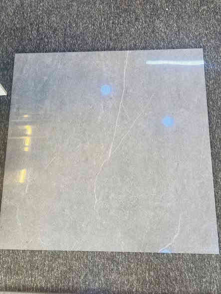 يتوفر نوعيه بورسلين ممتازة كورش🔥
الحجم 80X80 
العنوان سوق الشرقاط الجديد 📍
***********
