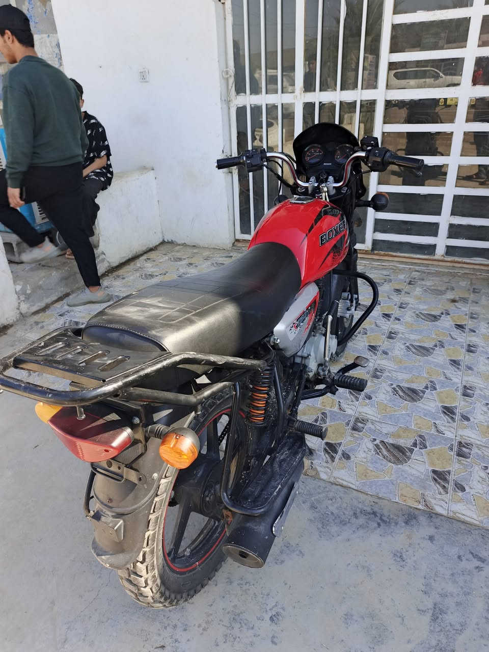 السلام عليكم بوكسر جبلي موديل 2021 اوراق كاملة السعر مليون و100 وبيها مجال المكان حسينية الراشدية رقم الهاتف ***********
