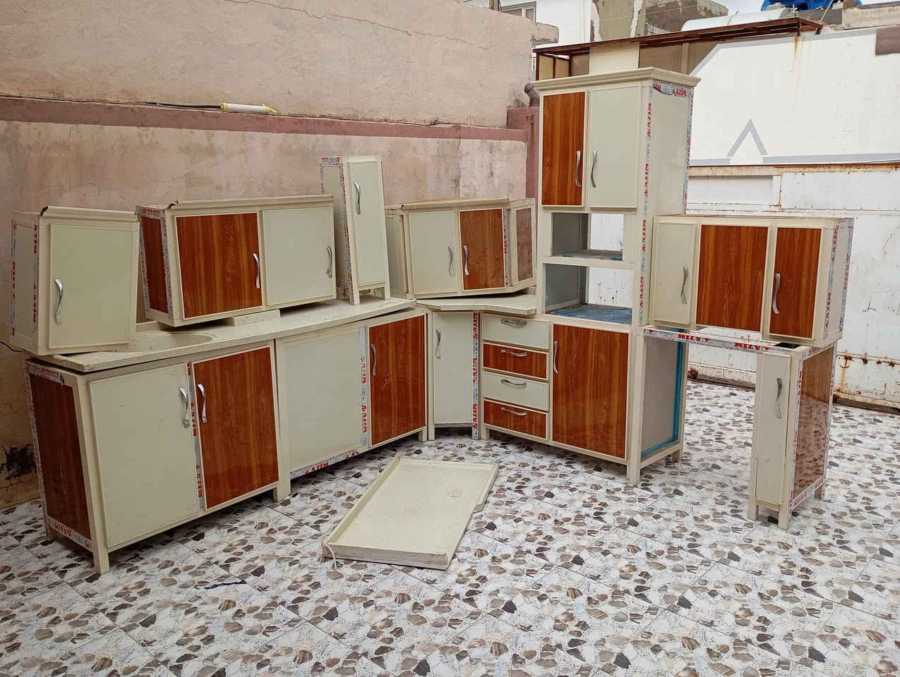 كاونتر تفصال للبيع السعر 200 بي مجال*********** واتساب
