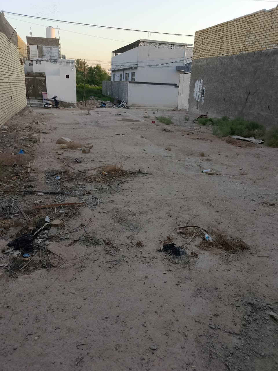 عرصة 200 متر بية رباط ومچعبة البو نعمان عمود 13 سند 25 السعر 35 وبية مجال ***********
