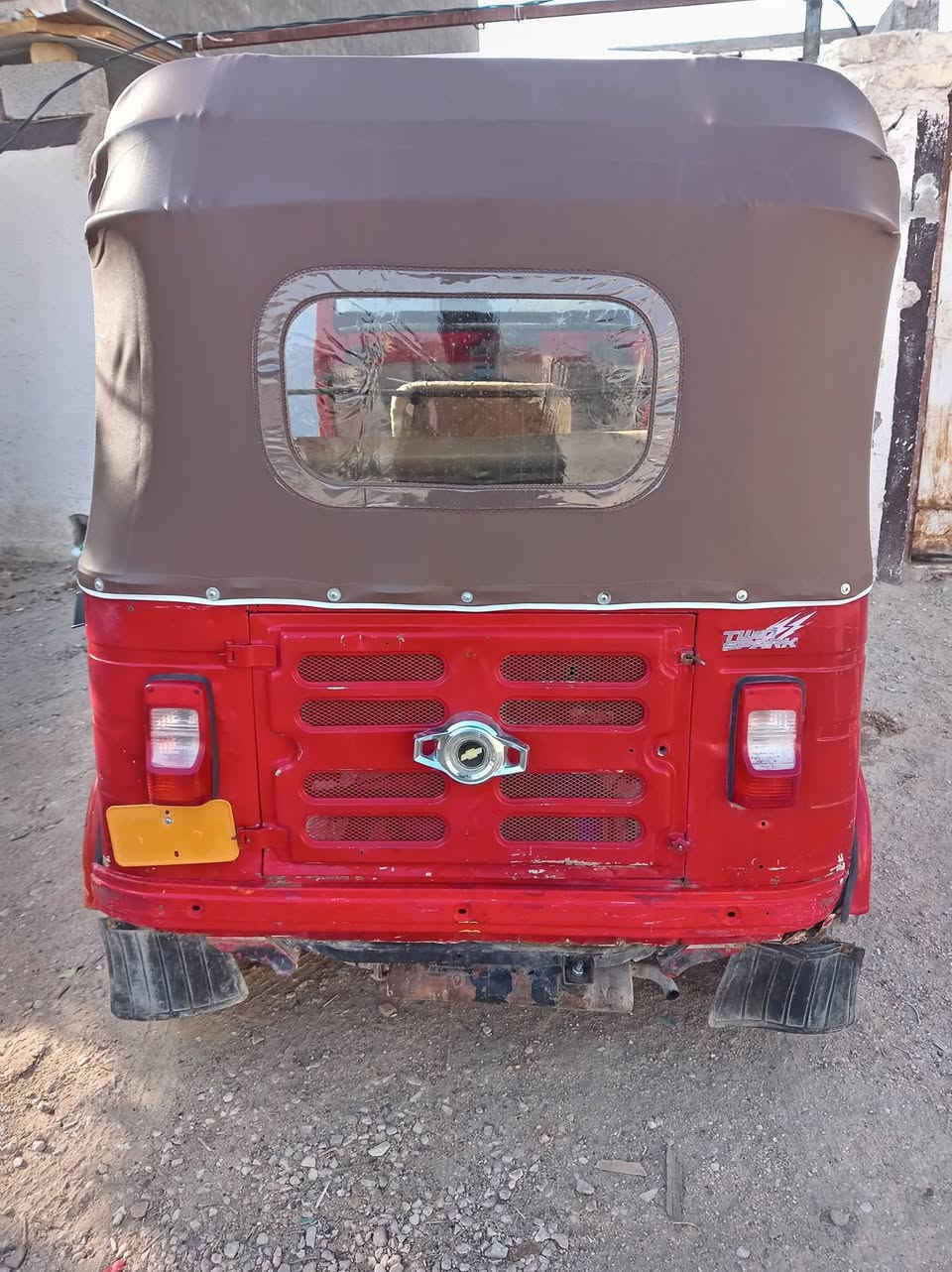 تكتك للبيع موديل 17 تعمير 20 أوراق مداور يم حسين السعر 3و500 مكاني حي النضال قرب المصتوصف ***********
