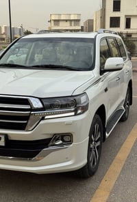 للبيع .. لاندكروز 2019 ساز اصلية باب اول  محرك 4.6 V8   مكفولة كفالة ع...