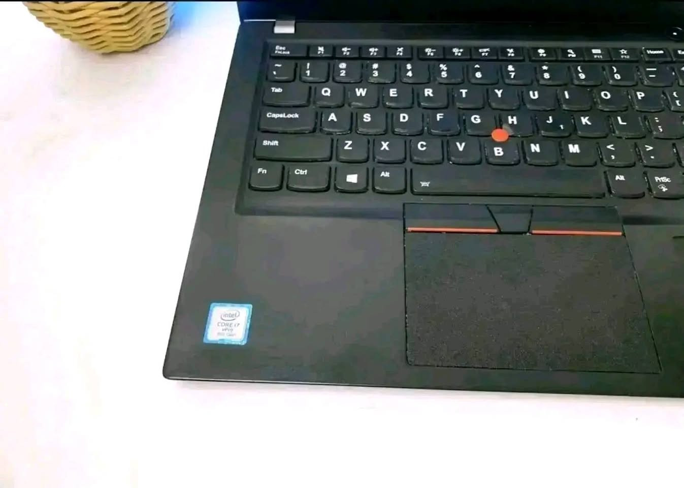 لابتوب lenovo core i7  سوبر سلم الجيل الثامن للبيع
المعالج core i7 الجيل الثامن
رام 8 كيكا DDR4
هارد 256 كيكا SSD
كرت الشاشه Intel UHD حجم 4 كيكا
الشاشه حجم 14 انج ضد التوهج  دقة FHD
باتري ليثيوم 6 خلايا  شحن سريع 65 واط والباطرية ممتازة وشاحن تايب سي 
كامره دقة hd تحتوي قفل فتح وغلق الكامره
 منفذ تايب سي و رام  وhdmi وسيم كرت وباقي المنافذ   الحاسبه كلش نضيفه وحلوه
السعر 325 الف النجف, العراق


**إذا كنت صاحب هذا الإعلان وتريد حذفه لأي سبب، رجاءا أرسل رسالة إلى الدعم الفني**
