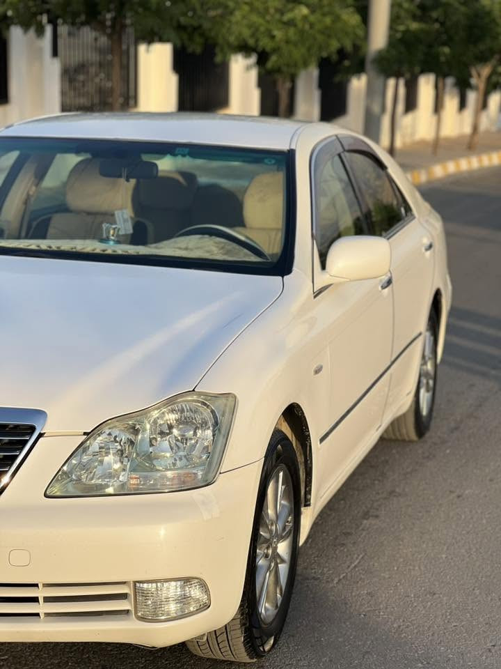 سەرەتا بە ناوه خوای گەورە شاهینە مووس ٢٠٠٤ شاشە دوو دوگمە ١٨٠ گێڕو مەکینە بچوک سەیارەکە زۆر توندوتۆڵە هی ناو مەعرەز نیە تا بڵێی توندو تۆڵە یەک دینار مەسروفی نییە تەنها سایەقێکی ئەوێت لێبخورێت سەیارەکە رێکو پێکە هەیکەلی جوانە هەرکەسێ موشتەرییە تەلەفون بکات لە خزمەتیاین«***********»❤️
